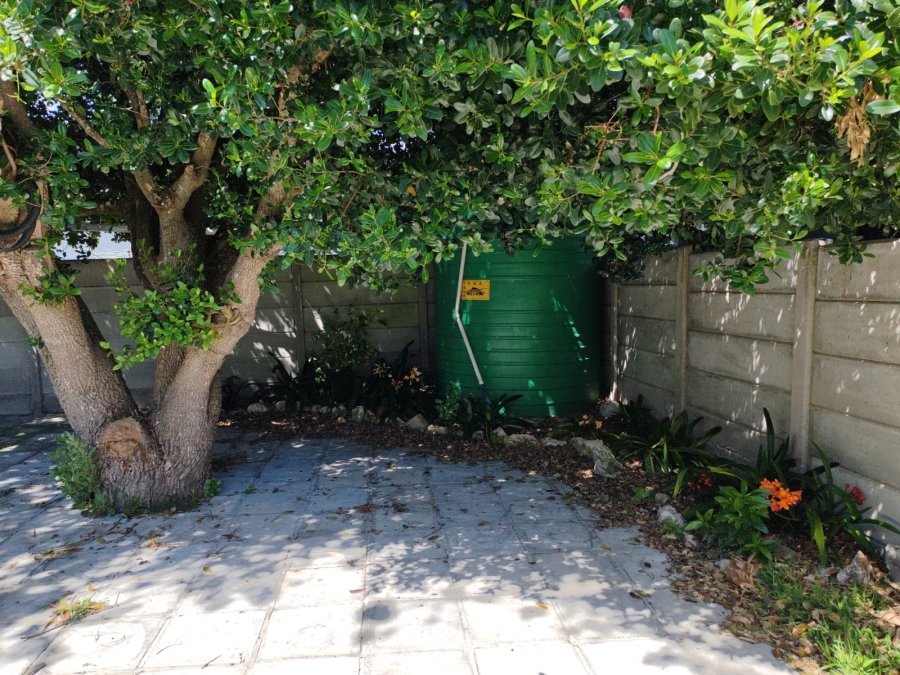 4 Bedroom Property for Sale in De Kelders Western Cape